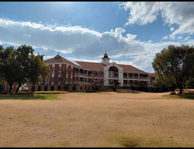 288M² OFFICE TO LET IN FOURWAYS